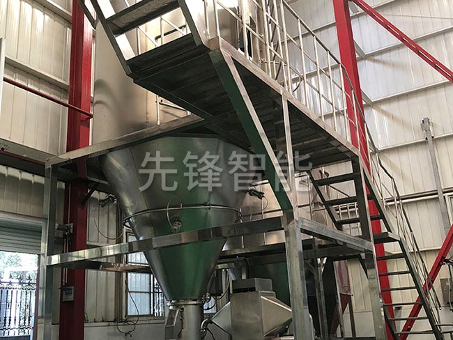 返粉造粒旋流式喷雾干燥试验机